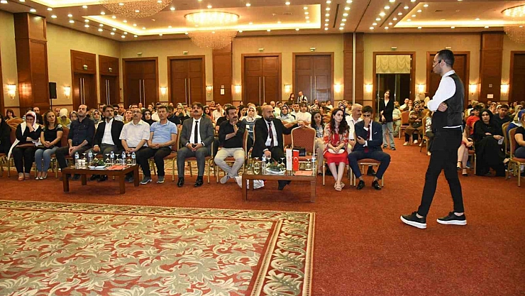 Malatya'da etkileyici konferans