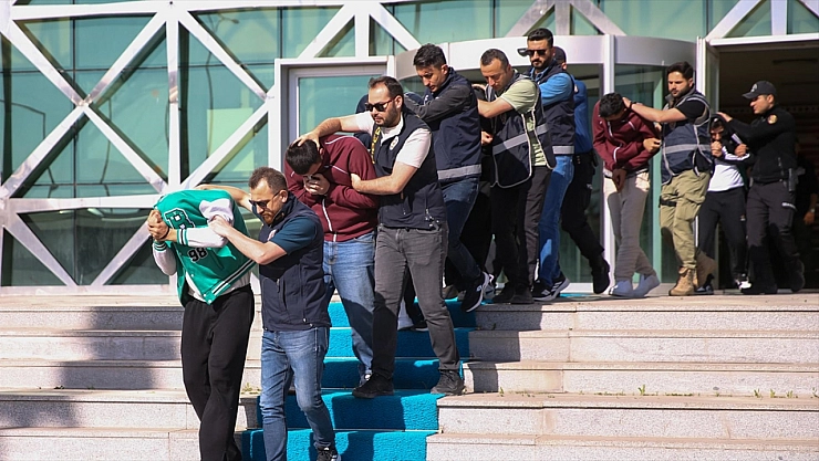 Dolandırıcılıkta çığır açtılar.. Sonunda yakalandılar