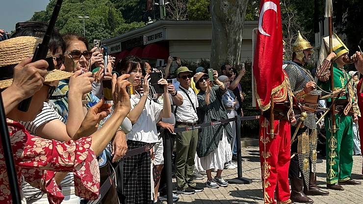 Dolmabahçe Sarayı'nda mehteran gösterileri başladı