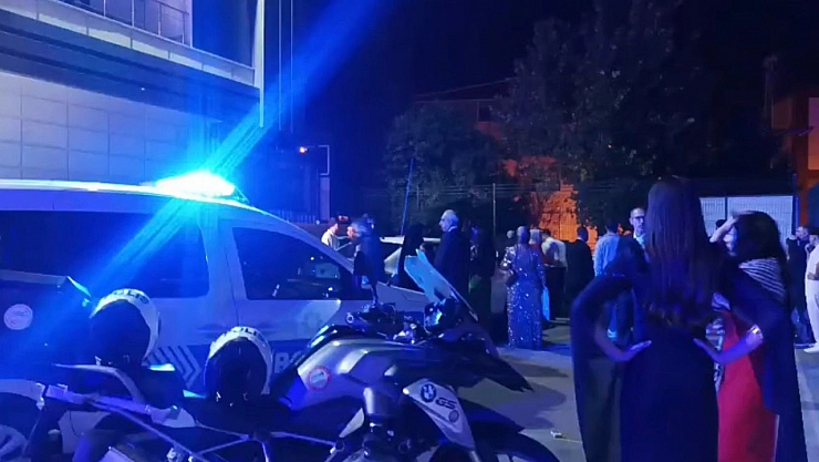 Düğün salonunda çıkan kavgada 2 kişi yaralandı