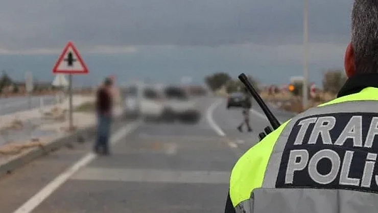 Dur ihtarına uymadı: Motosikletini jandarma'nın üzerine sürdü