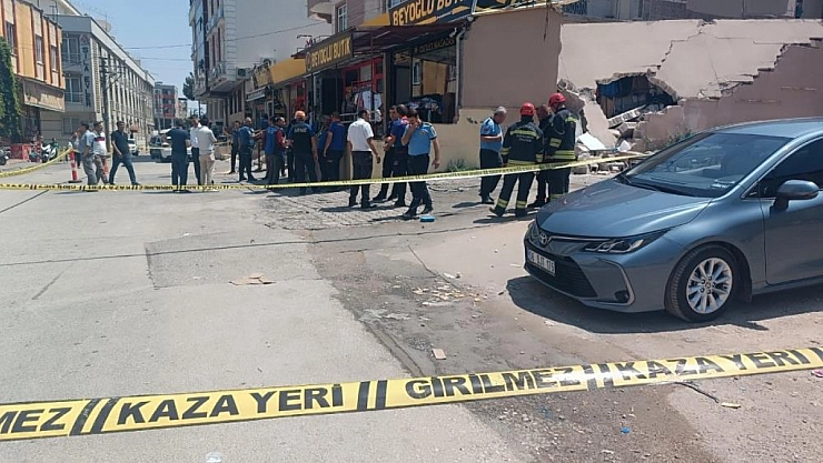 Duvar çöktü 5 yaralı