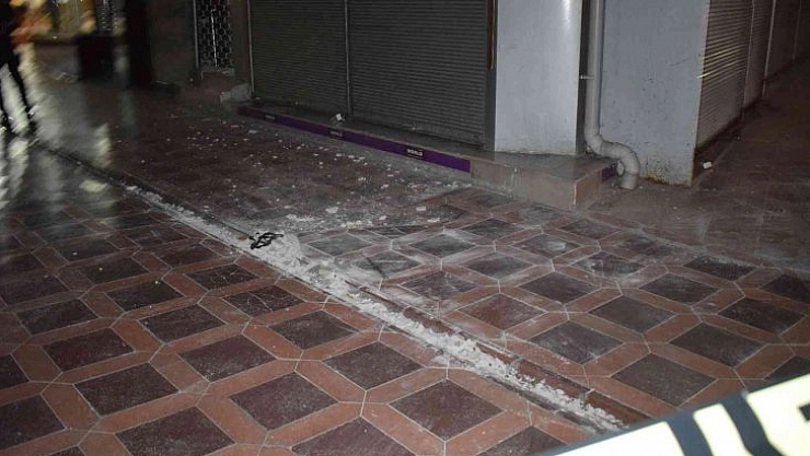 Çatlama sesi polisi alarma geçirdi