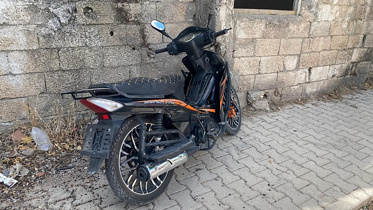 Ehliyetsiz Sürücü Kazada Yaralandı