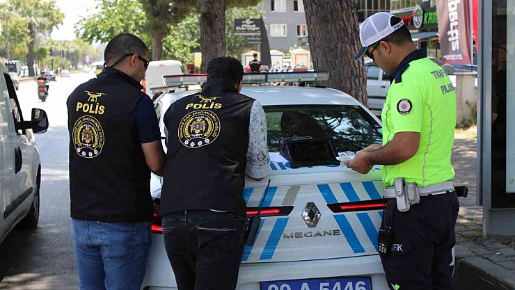 Ehliyetsiz sürücü cezadan kaçamadı