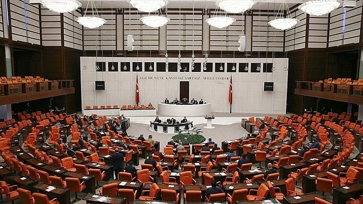 Ekonomiye ilişkin 'torba teklif' yasalaştı