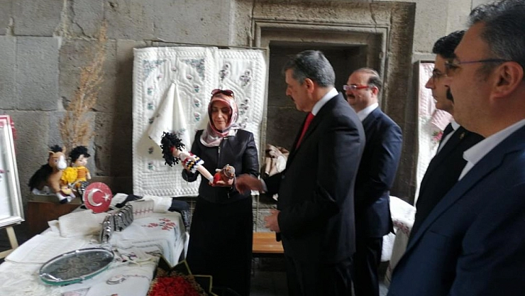 El emeği göz nuru eserler medresede sergilendi