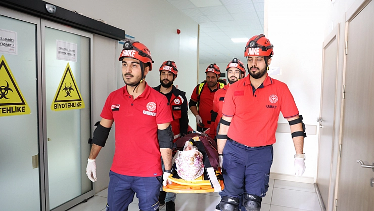 6.7'lik deprem tatbikatı