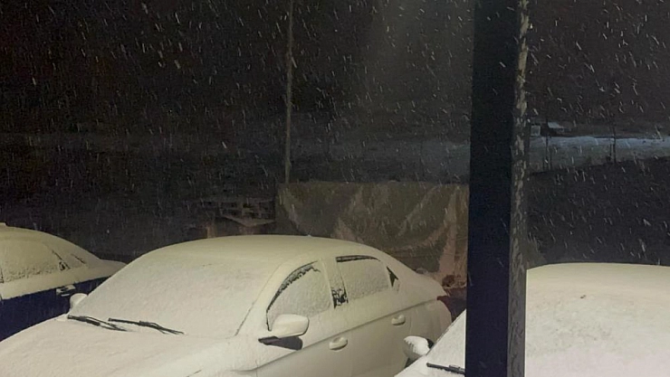 Elazığ'da dolu ve kar yağışı etkili oldu