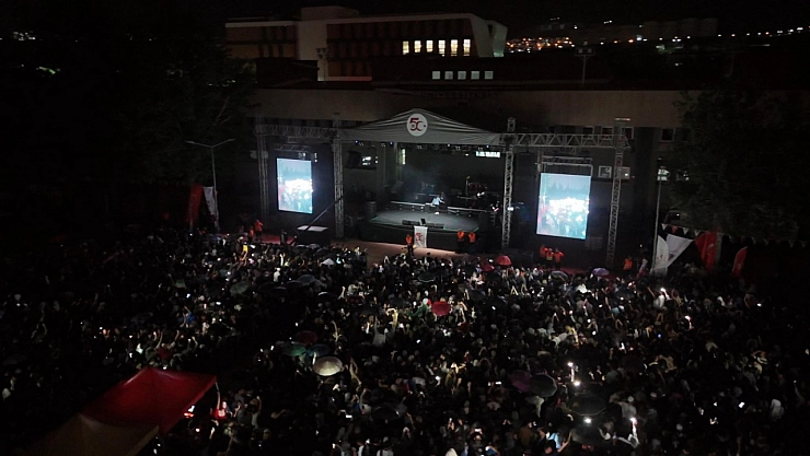 Elazığ'da Emre Altuğ rüzgarı