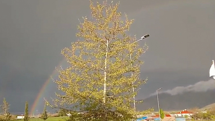 Elazığ'da gökkuşağı görenleri mest etti