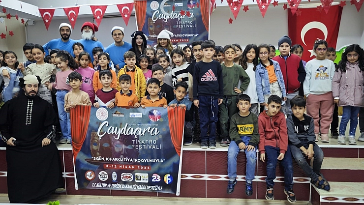 Elazığ'da tiyatro festivali yoğun ilgi gördü
