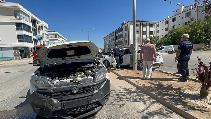 Elazığ'da trafik kazası: 2 yaralı