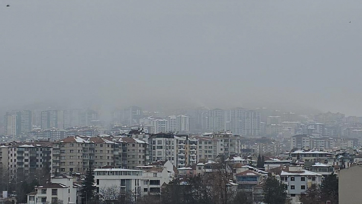 Elazığ'ın yüksek kesimlerinde sis etkili oldu