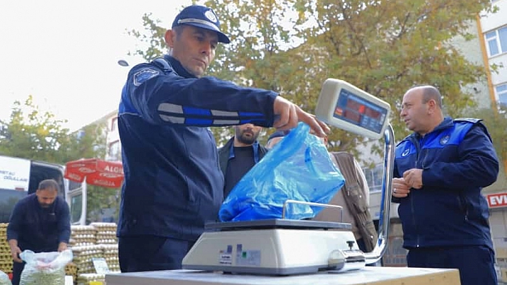 Semt pazarlarında hijyen ve tartı kontrolü yapıldı