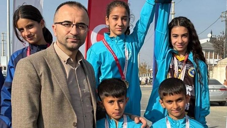Elazığ kros takımı bölge şampiyonu oldu