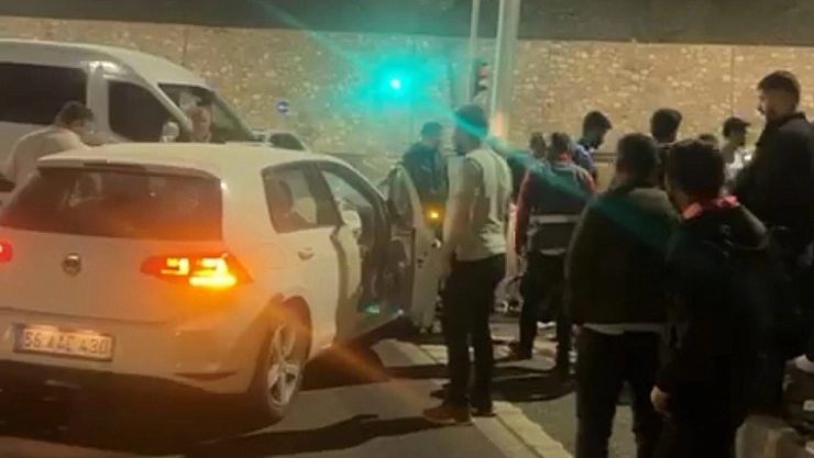 Oyuncularını taşıyan otobüs ile otomobil çarpıştı: 1 kişi yaralandı