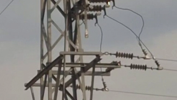 Elektrik hattında çıkan yangın korkuttu