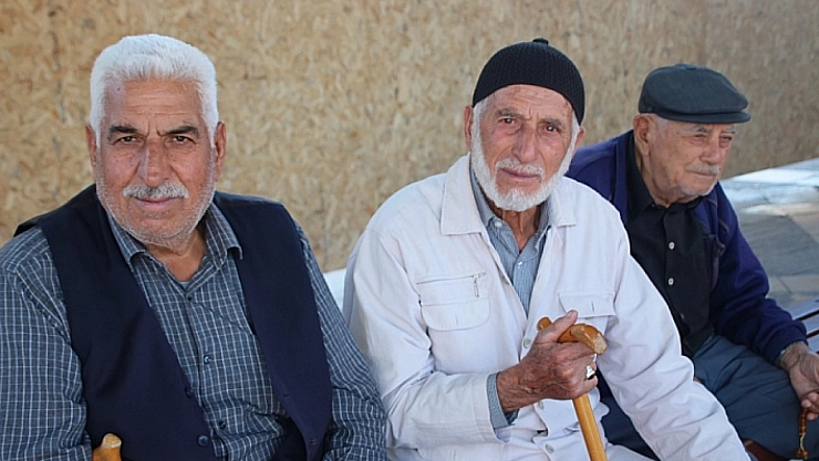 Emekli Maaşları Yeniden Hesaplandı: Ek Zam Geliyor!