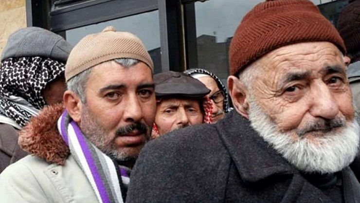 Emeklilere zam yok, indirim var!