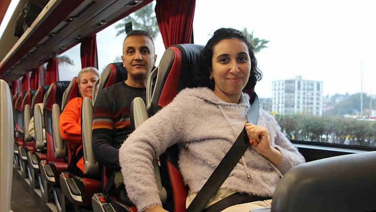 Otobüs yolculuklarını hayata bağlıyor