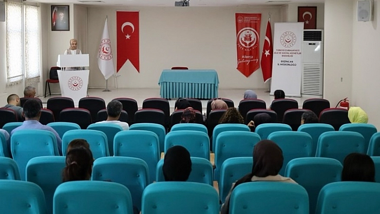 Erzincan'da 'Aile ve Hukuk' konulu söyleşi düzenlendi