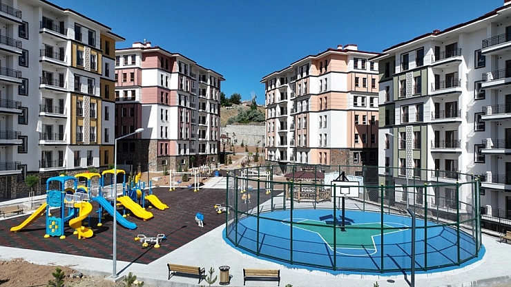 Konutlar teslim edilmeye başladı