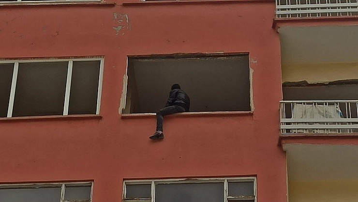 İntihar etmek istedi