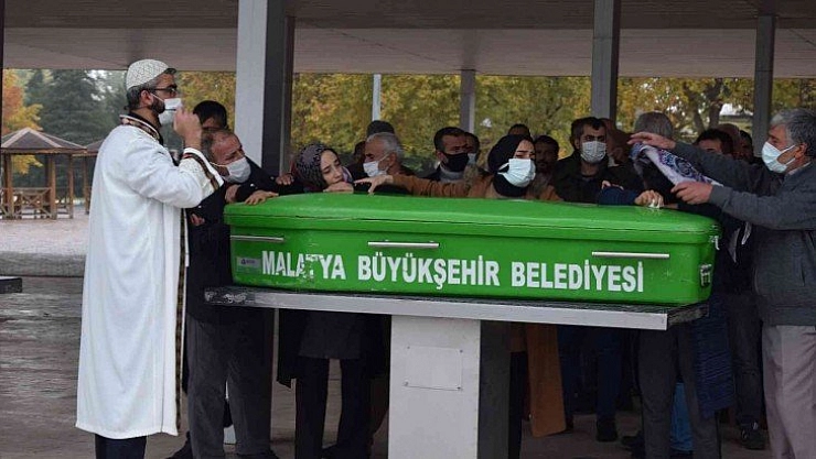 Gözyaşlarıyla defnedildi