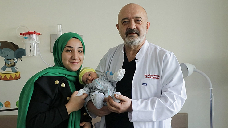Eşinin gömüldüğü gün anne olacağını öğrendi