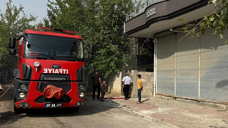 Ev yangını paniğe neden oldu