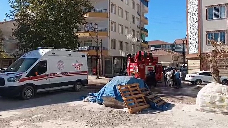 Evinde yalnız yaşayan öğretmen ölü bulundu