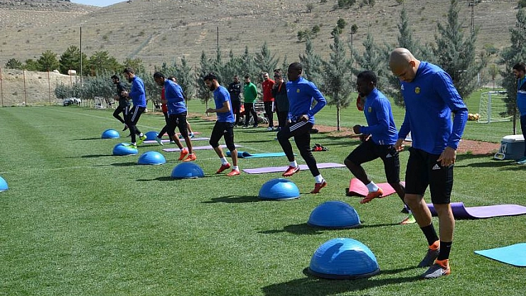 Alanyaspor mesaisi başladı 