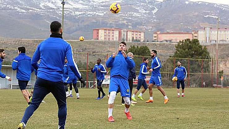 Sivas mesaisi sürüyor 