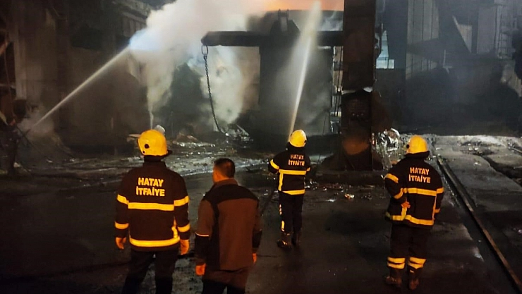 Fabrikada korkutan yangın
