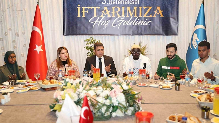Farklı ülkelerden öğrenciler, Düzce iftarında buluştu