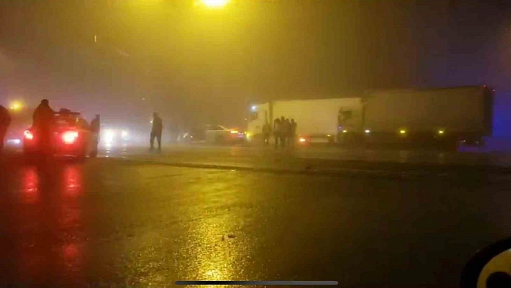 Otomobil tıra arkadan çarptı,1 ölü, 1 yaralı