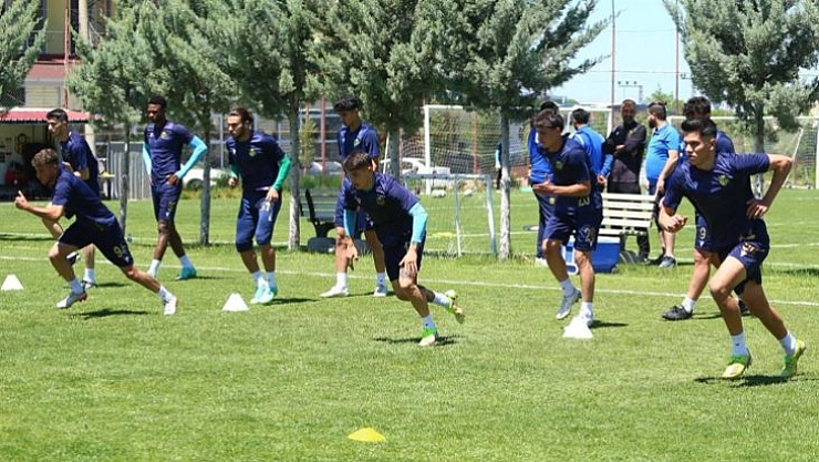 Fenerbahçe mesaisi başladı