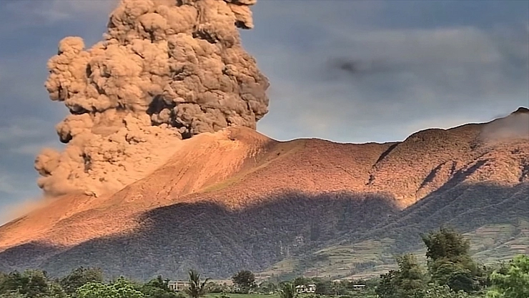 Filipinler'deki Kanlaon Yanardağı'nda patlama