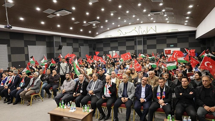 'Filistin Gecesi' programı düzenlendi