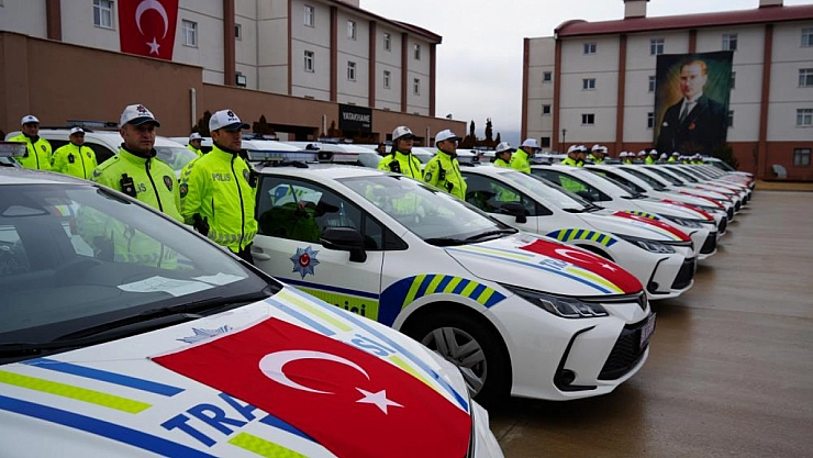 Emniyetin filosu 122 yeni araçla güçlendirildi