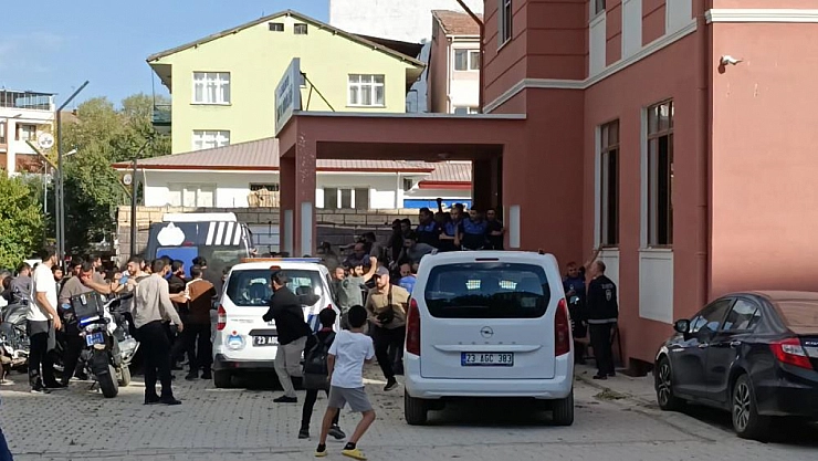 Furkan Hareketi üyeleri zabıta müdürlüğünü bastı