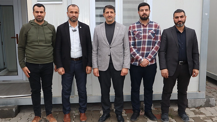 Gazeteciler kritik görev üstlenmekte