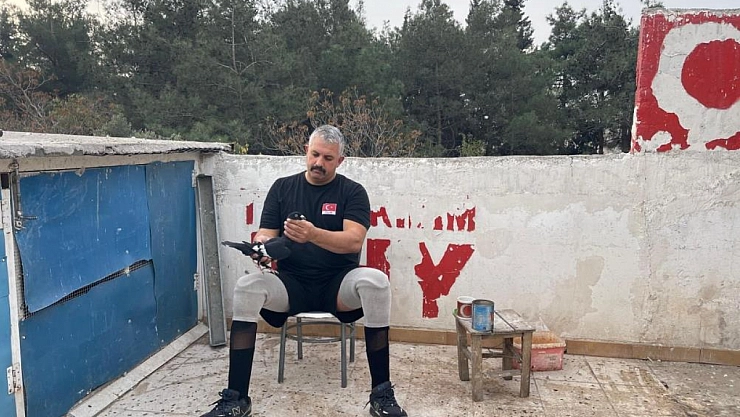 Gazi Mehmet, güvercin sevgisiyle hayata tutundu