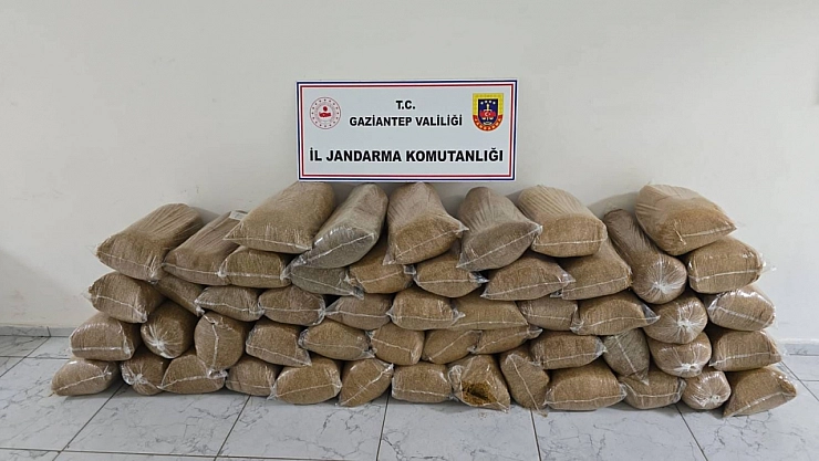 Gaziantep'te kaçak tütün ele geçirildi: 5 gözaltı