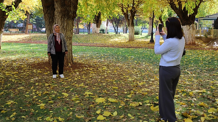 Gaziantep'teki parklar sonbahar renklerine büründü