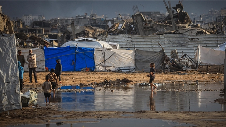 Gazze'de binlerce çadır su altında kaldı