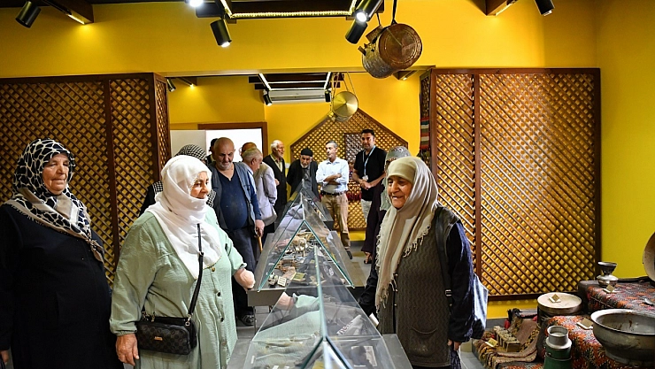 Geçmişe yolculuk: Malatya'da yaşlılara nostaljik ziyaret