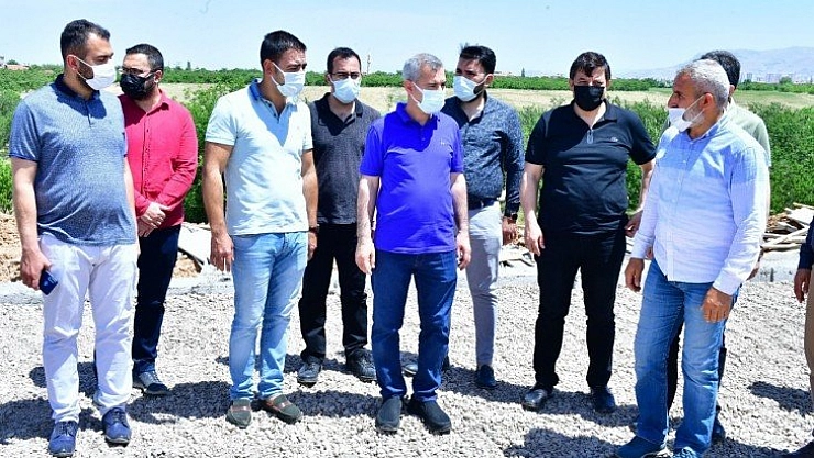 Topsöğüt'e halı saha