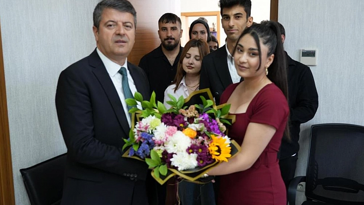 Gençlerden Başkan Tutdere'ye 19 Mayıs ziyareti